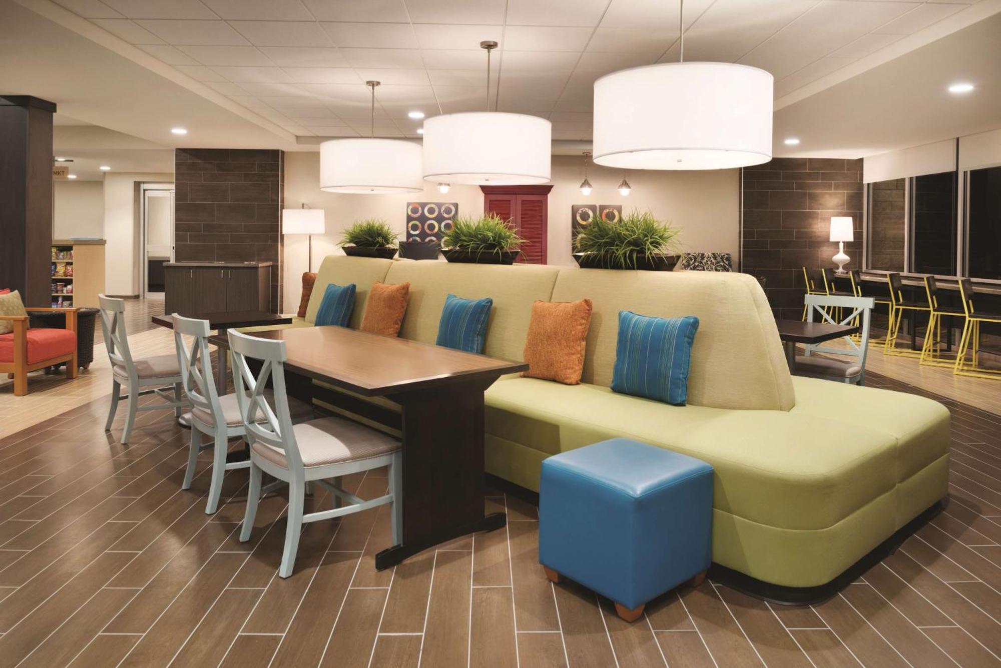 Home2 Suites By Hilton Iowa City Coralville Bagian luar foto