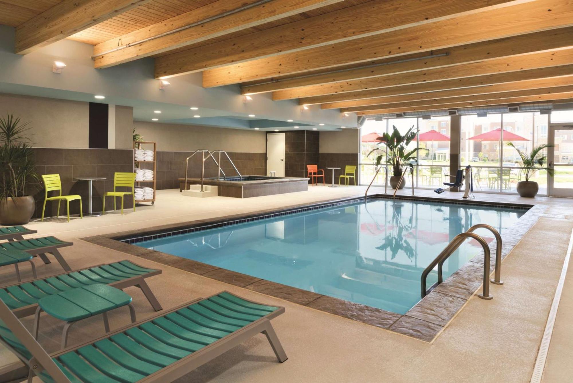 Home2 Suites By Hilton Iowa City Coralville Bagian luar foto