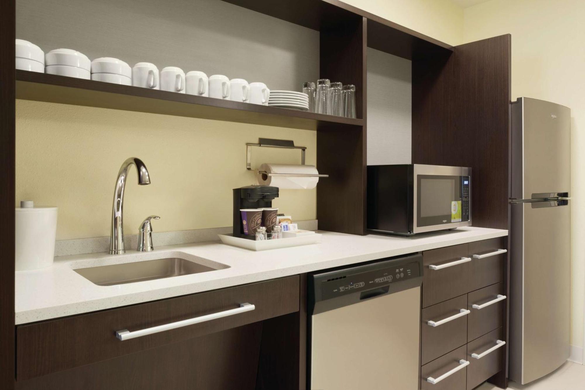 Home2 Suites By Hilton Iowa City Coralville Bagian luar foto