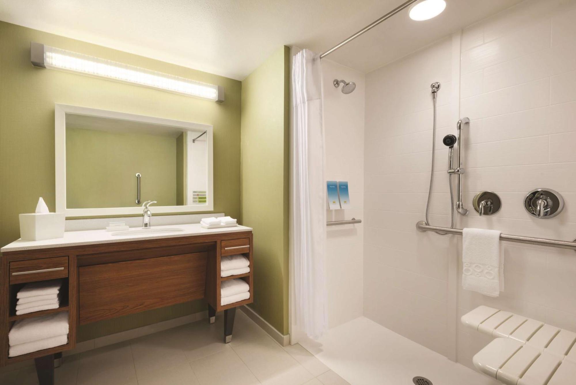 Home2 Suites By Hilton Iowa City Coralville Bagian luar foto